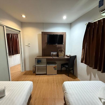 Bed By Cruise Hotel At Samakkhi-Tivanont Нонтабури Екстериор снимка