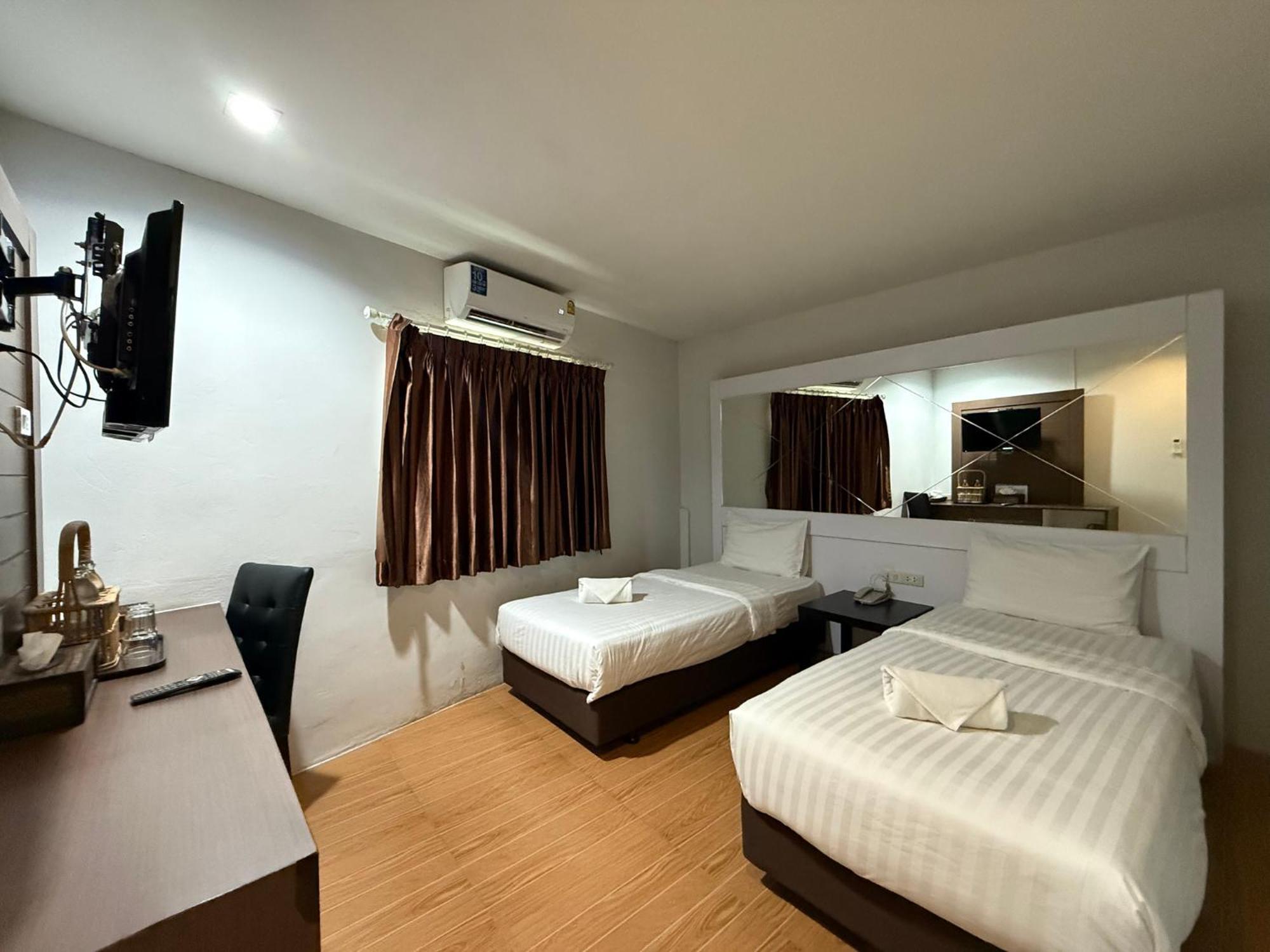 Bed By Cruise Hotel At Samakkhi-Tivanont Нонтабури Екстериор снимка