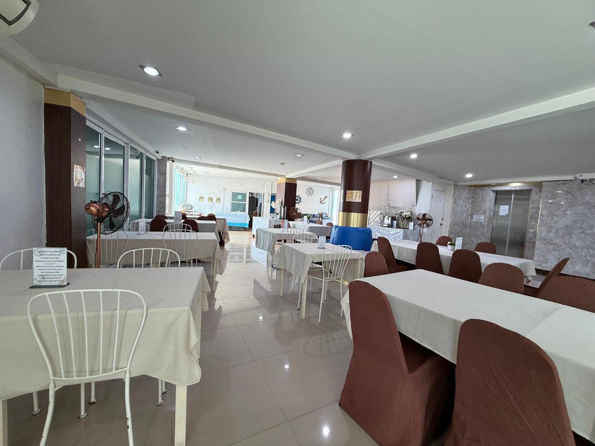 Bed By Cruise Hotel At Samakkhi-Tivanont Нонтабури Екстериор снимка