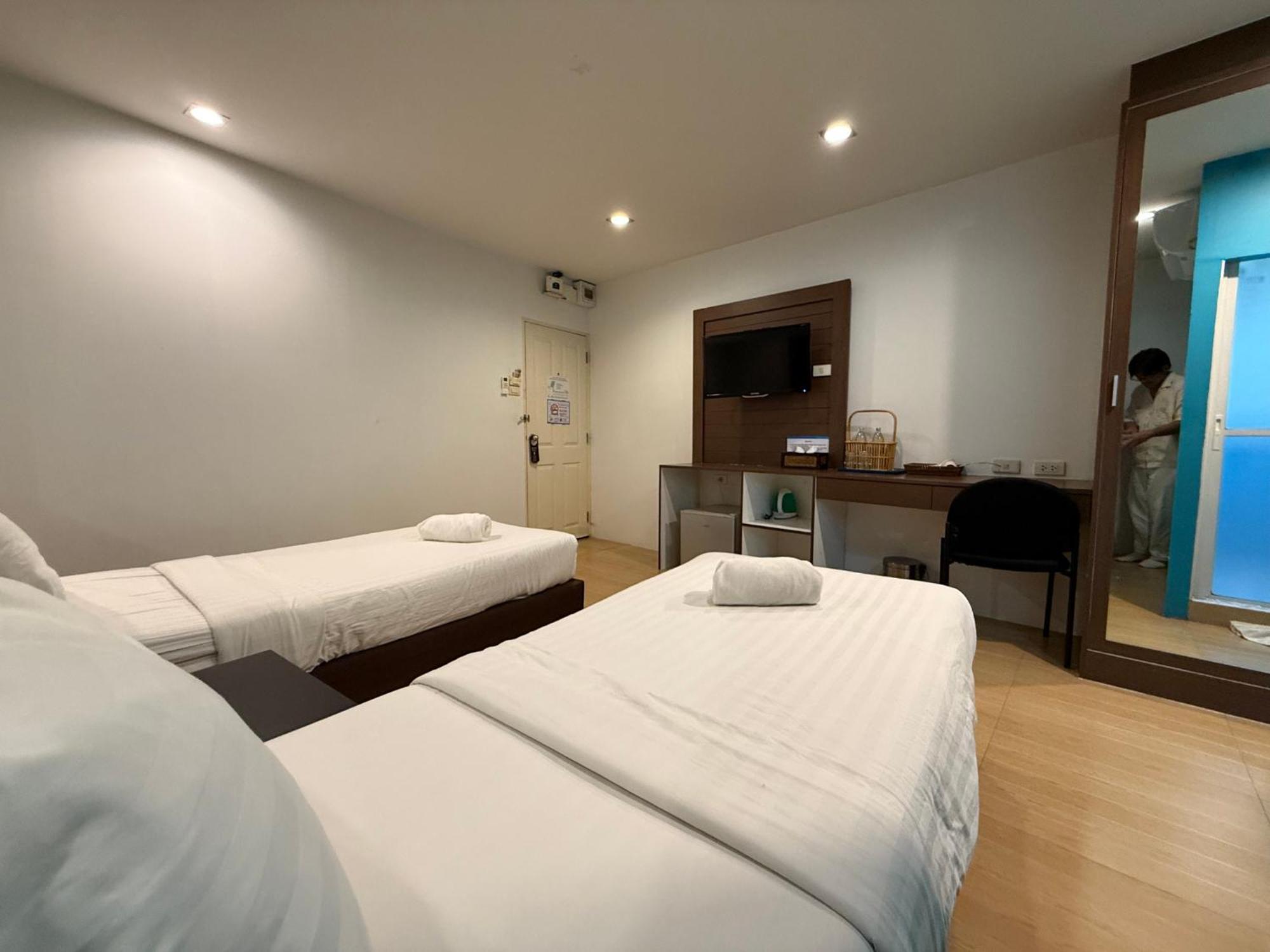 Bed By Cruise Hotel At Samakkhi-Tivanont Нонтабури Екстериор снимка